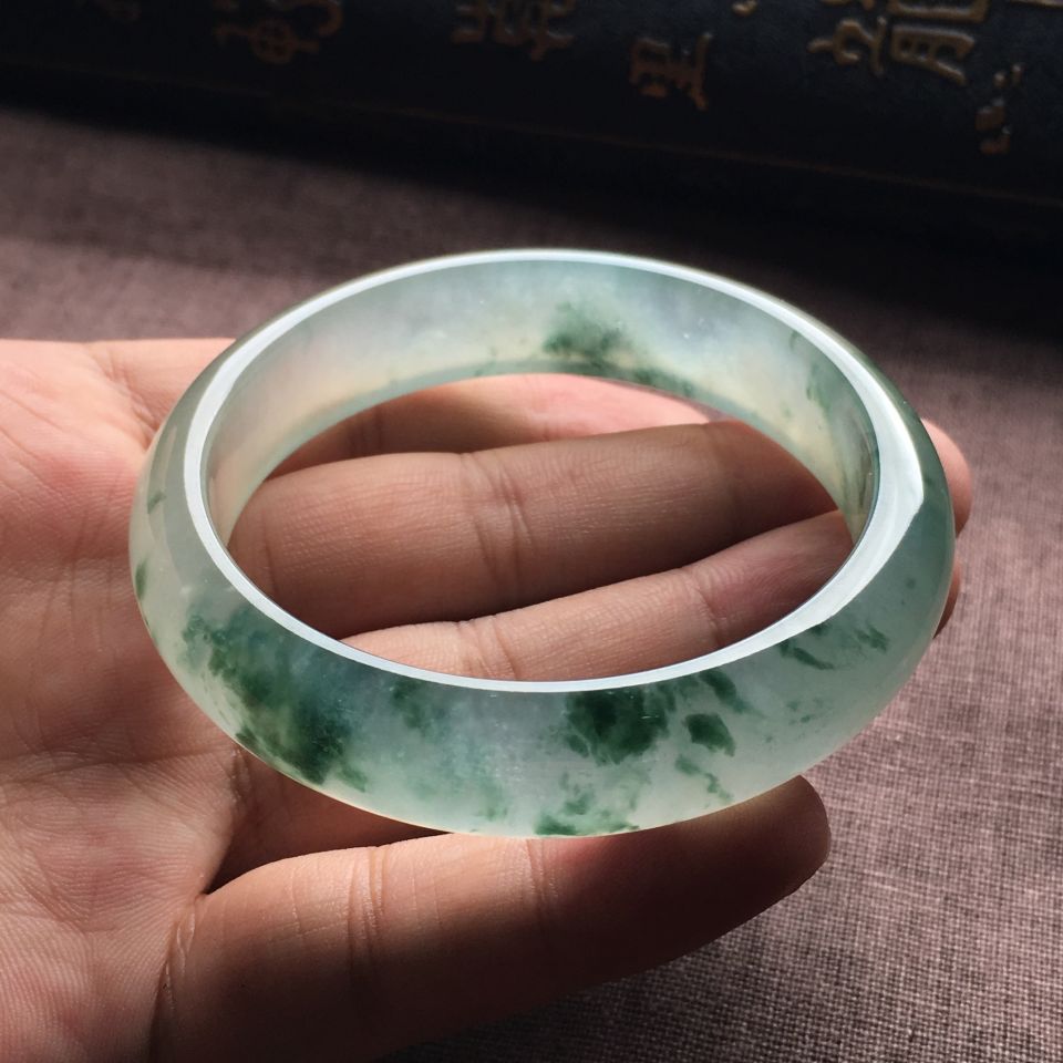 （超值推荐）冰种飘花手镯（58mm）