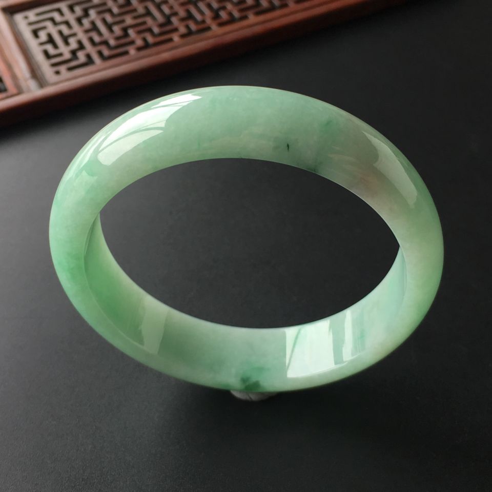 (超值推荐)糯冰种晴水略飘花手镯(56.6mm)