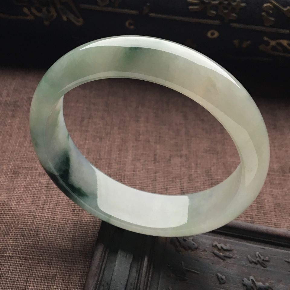 （超值推荐）糯冰种飘花手镯（59mm）