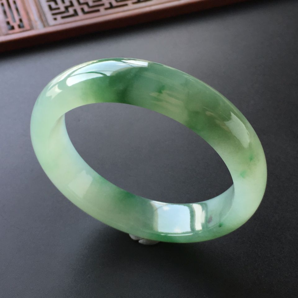 (超值推荐)糯冰种飘花手镯(55.2mm)