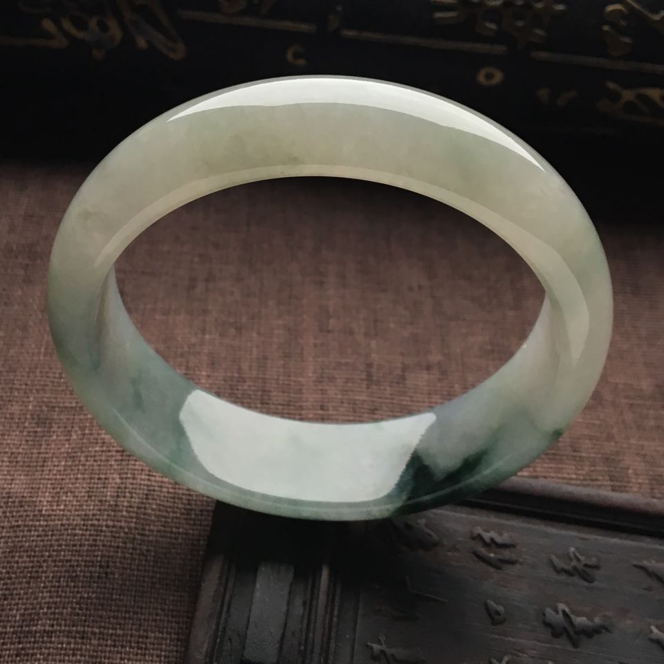 （超值推荐）糯冰种飘花手镯（59mm）