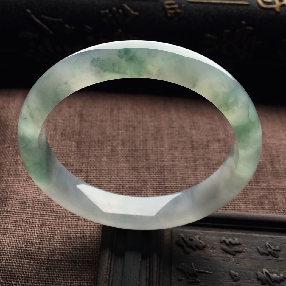 （超值推荐）冰种飘花手镯（56.3mm）
