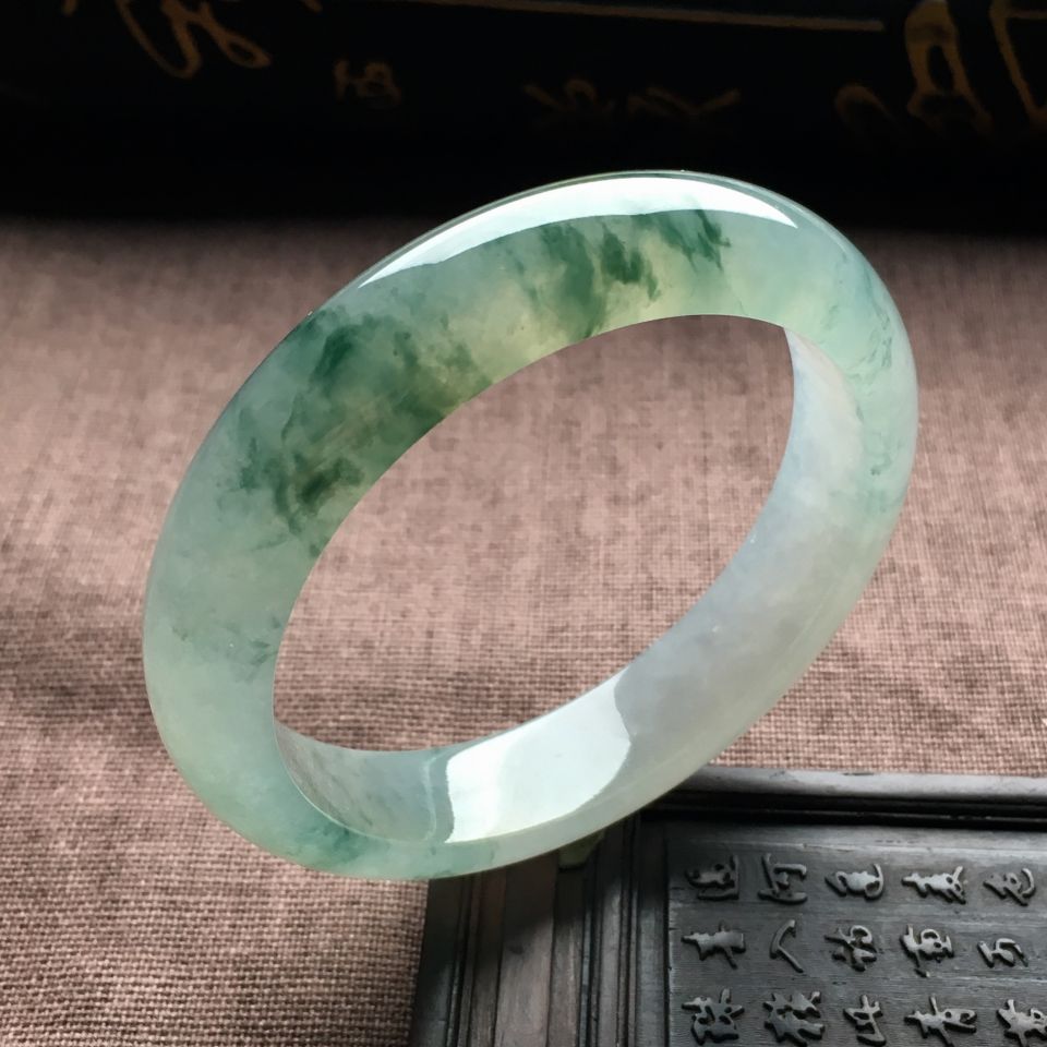 （超值推荐）冰种飘花手镯（54mm）