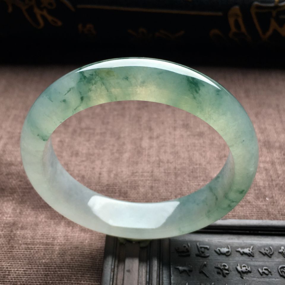 （超值推荐）冰种飘花手镯（54mm）