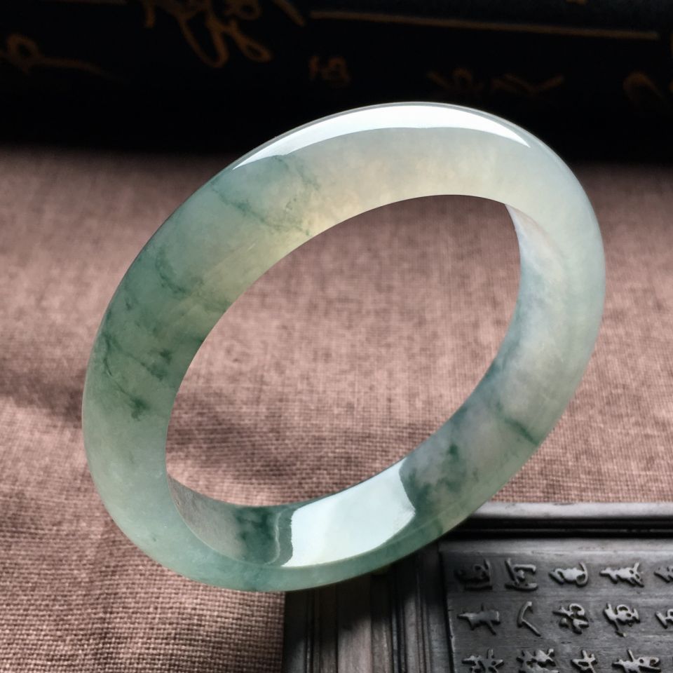 （超值推荐）冰种飘花手镯（54mm）