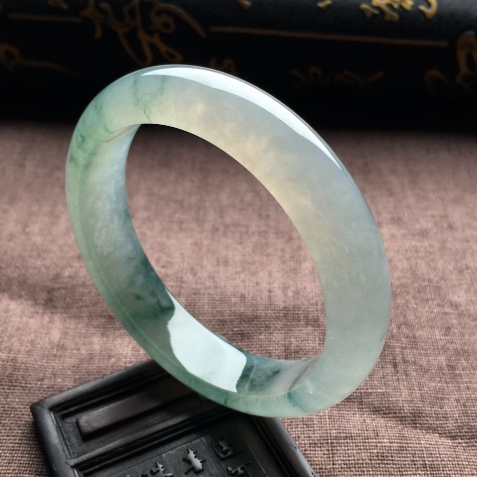 （超值推荐）冰种飘花手镯（54mm）