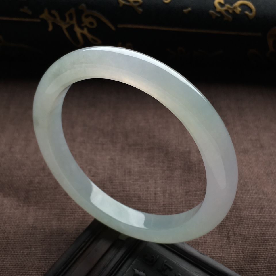 （超值推荐）糯冰种淡晴水手镯（57.9mm）