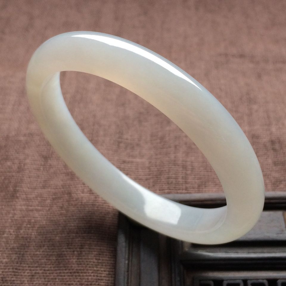 （超值推荐）糯冰种淡晴水手镯（56.7mm）