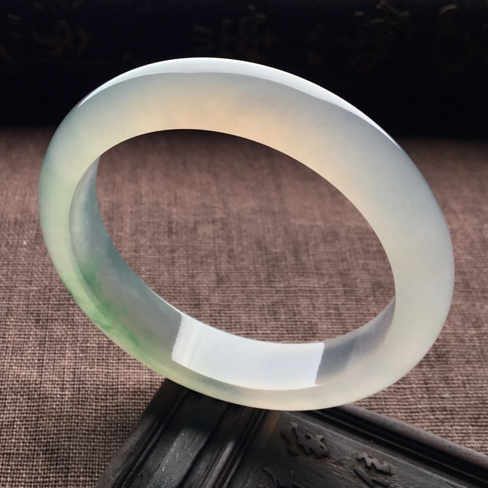 （超值推荐）冰种飘绿花手镯（57mm）