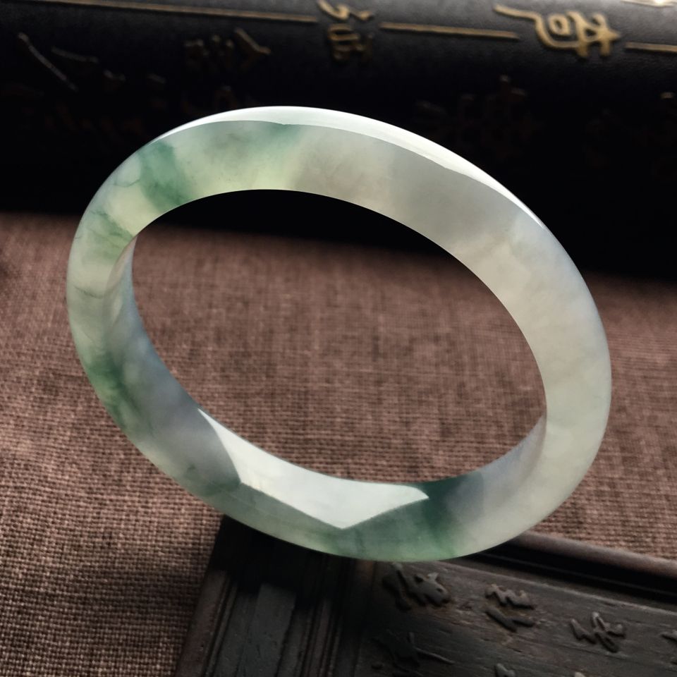 （超值推荐）冰种飘花手镯（56.3mm）
