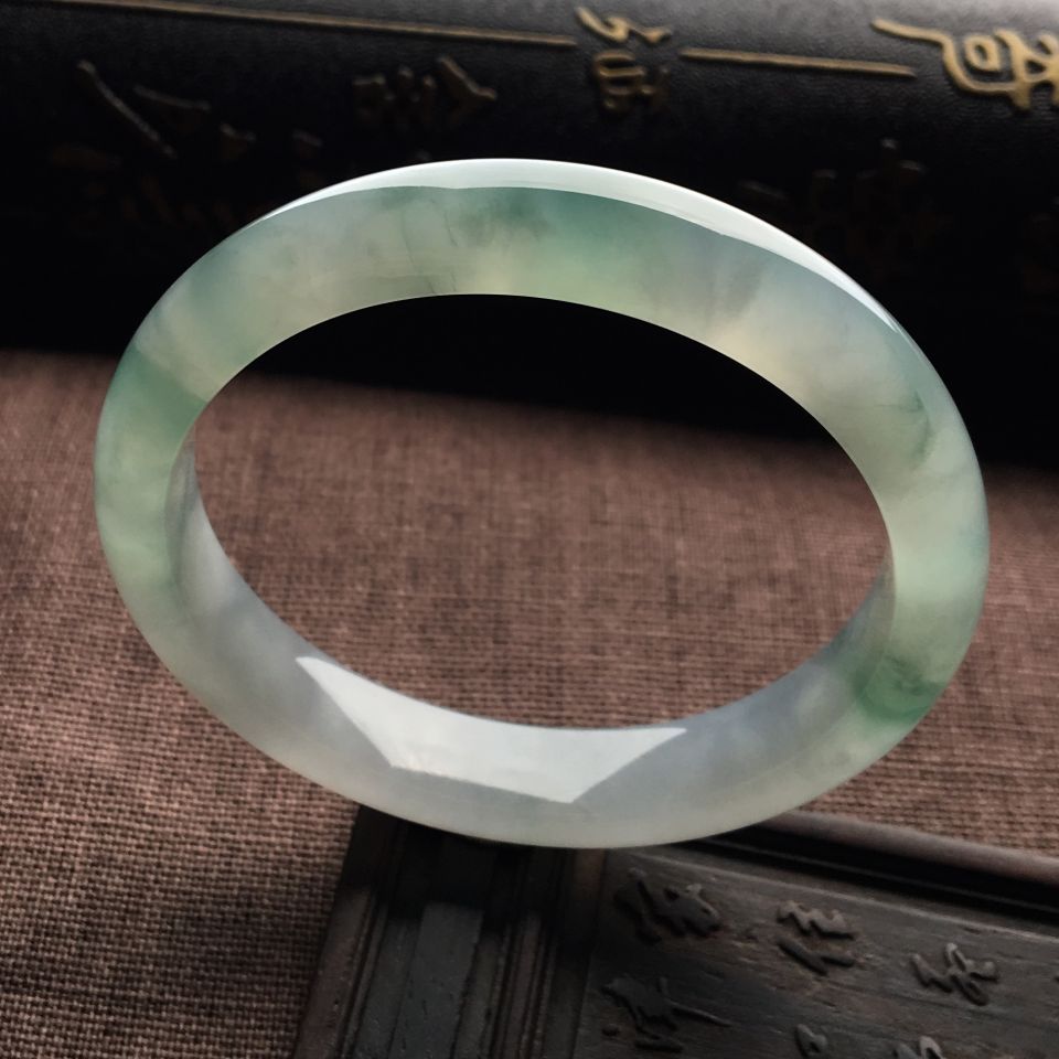 （超值推荐）冰种飘花手镯（56.3mm）