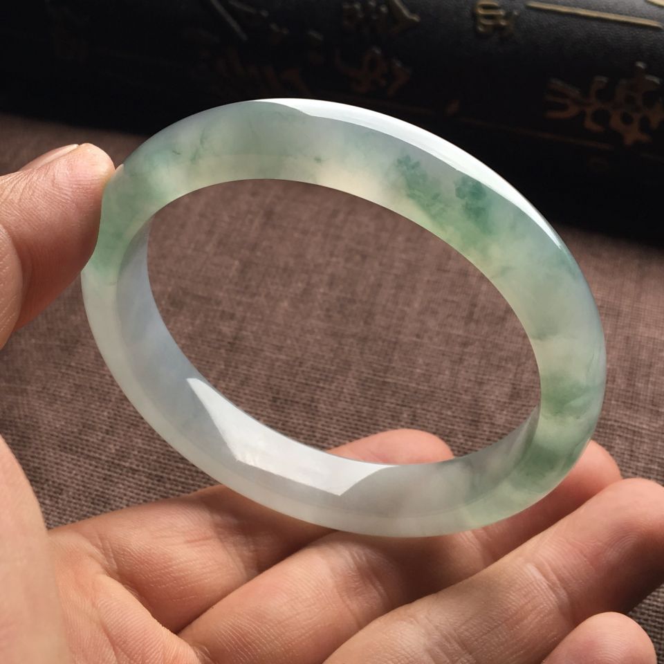 （超值推荐）冰种飘花手镯（56.3mm）