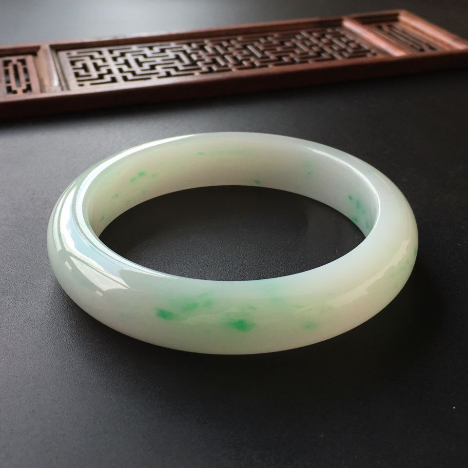 (超值推荐)糯冰种飘翠手镯(60.5mm)