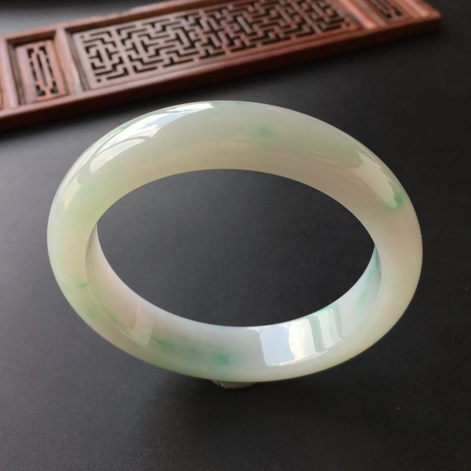 (超值推荐)糯冰种飘翠手镯(60.5mm)