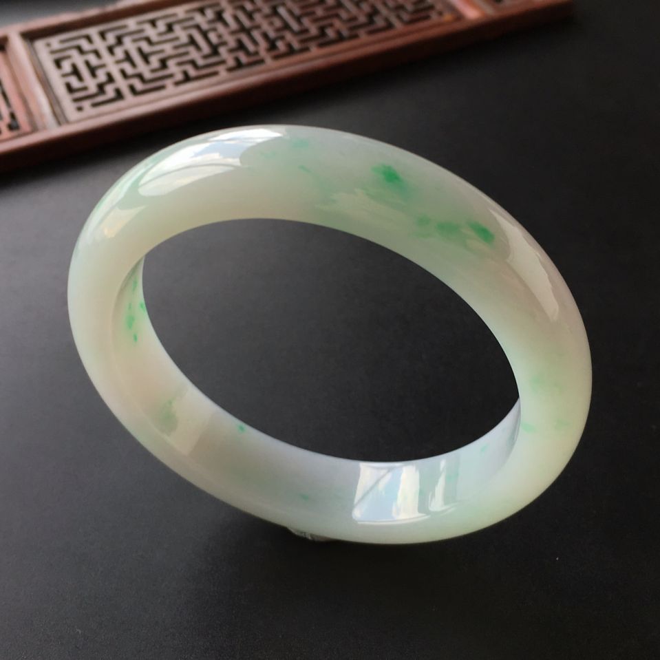 (超值推荐)糯冰种飘翠手镯(60.5mm)