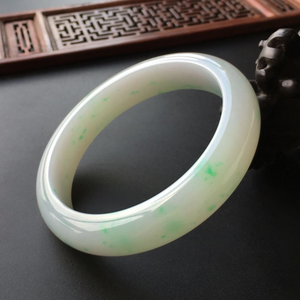 (超值推荐)糯冰种飘翠手镯(60.5mm)