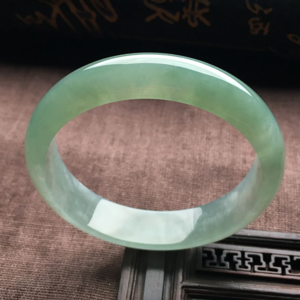 （超值推荐）糯冰种晴水手镯（57.3mm）