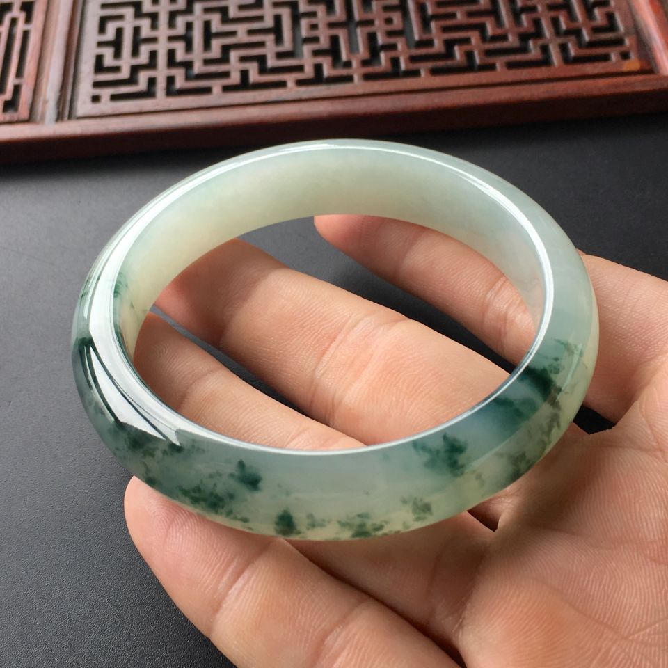 (超值推荐)冰种飘花手镯(57mm)