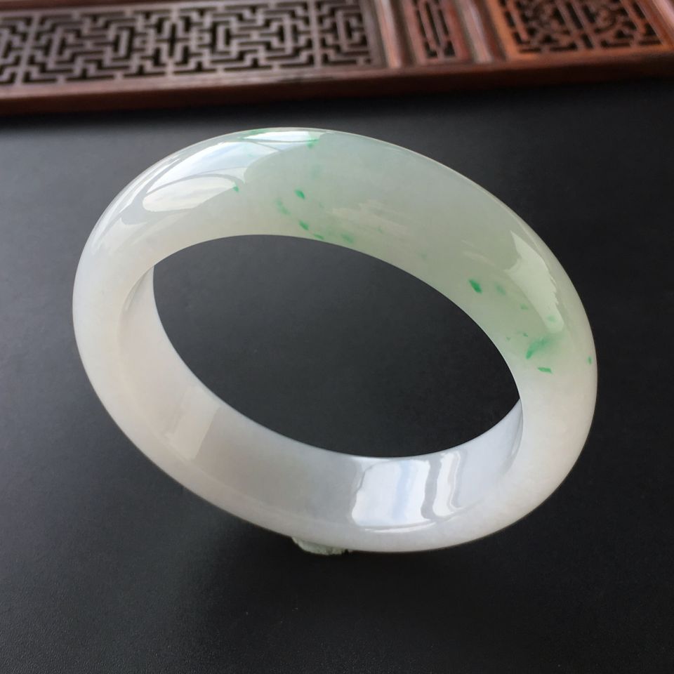 (超值推荐)糯冰种飘翠手镯(56mm)