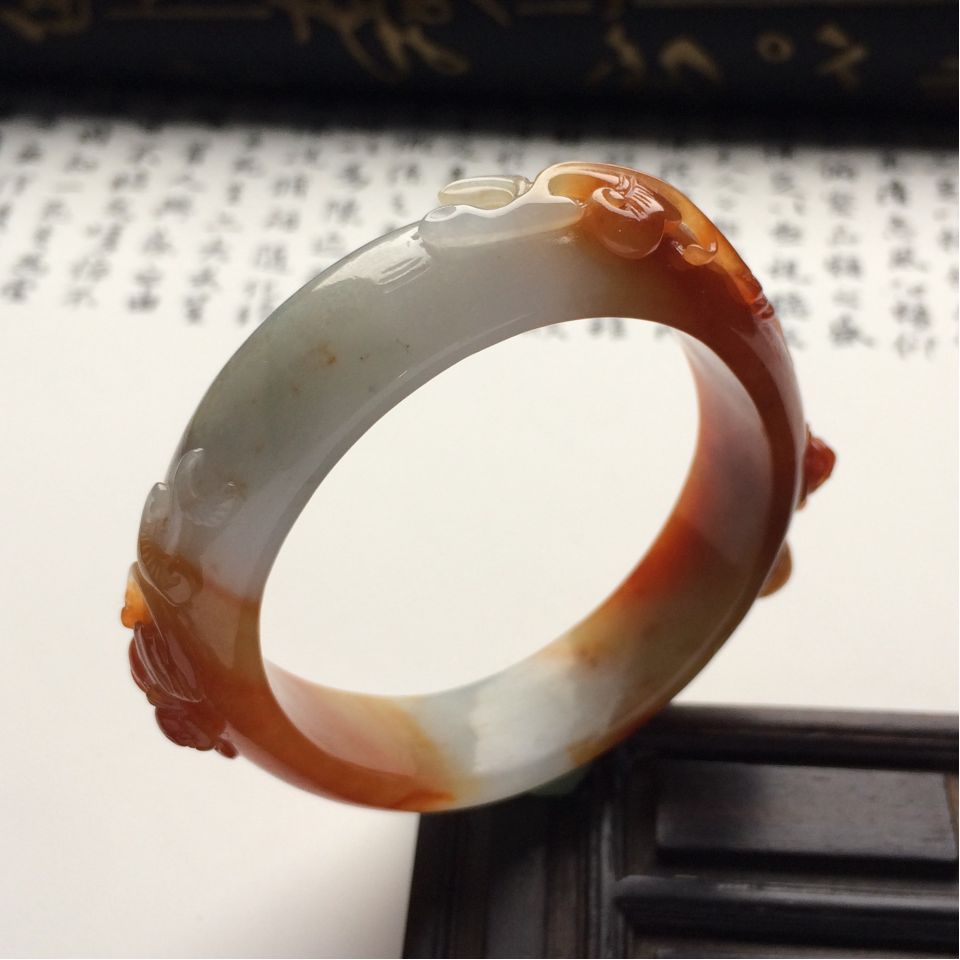 （超值推荐）糯冰种褐黄翡福寿如意雕花贵妃镯（54.2mm -44.2mm）