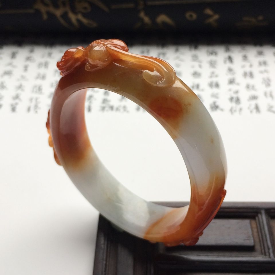 （超值推荐）糯冰种褐黄翡福寿如意雕花贵妃镯（54.2mm -44.2mm）