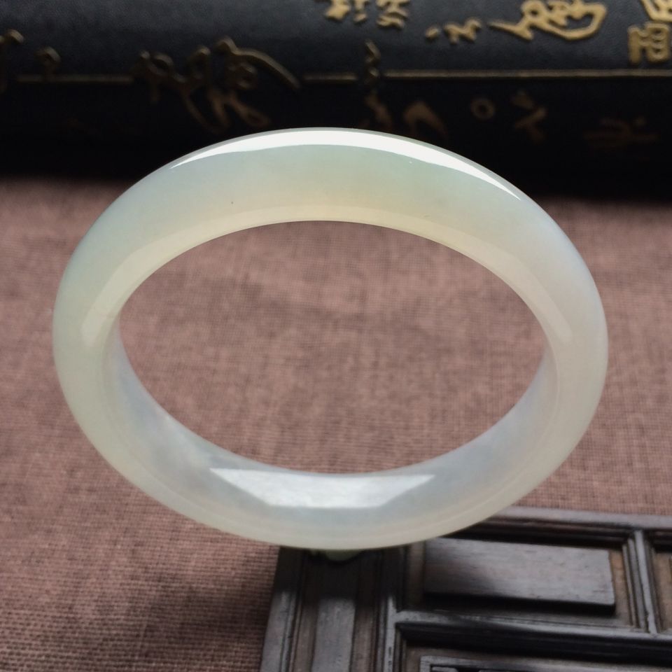 （超值推荐）糯冰种晴水手镯（56.7mm）