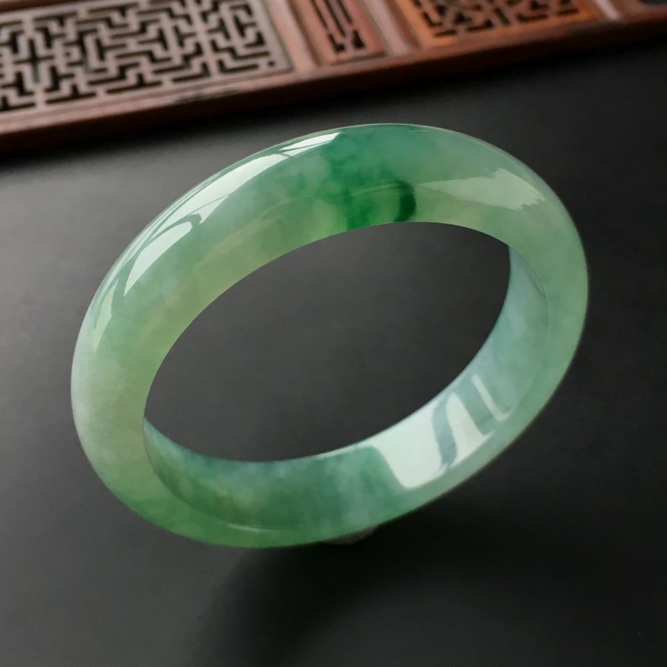 (超值推荐)糯冰种飘花手镯(56mm)