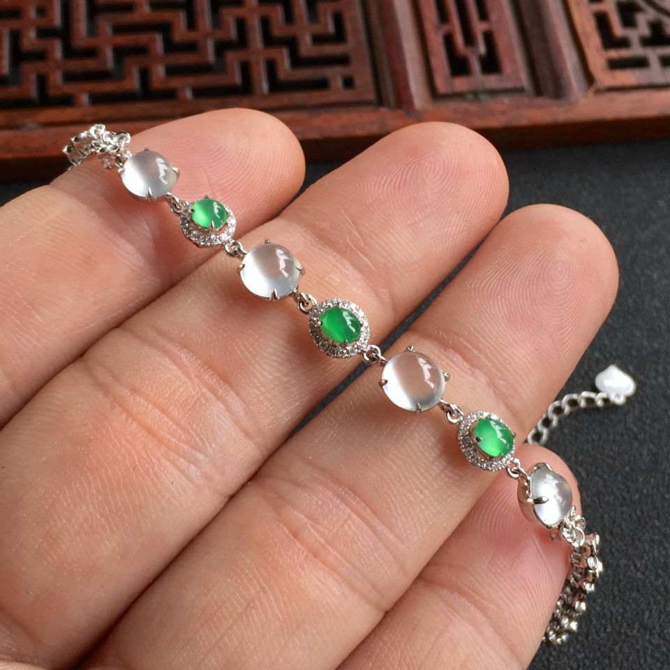 (超值推荐)冰种无色/翠色镶白金钻石手链
