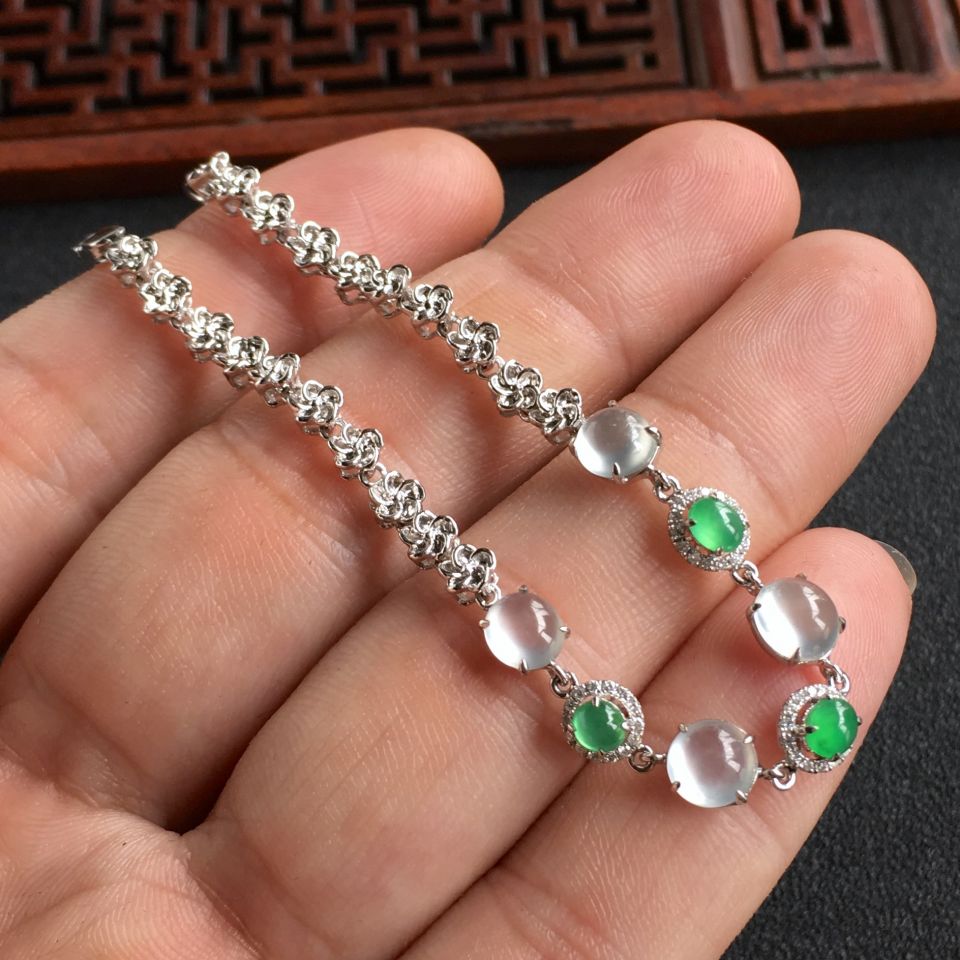 (超值推荐)冰种无色/翠色镶白金钻石手链