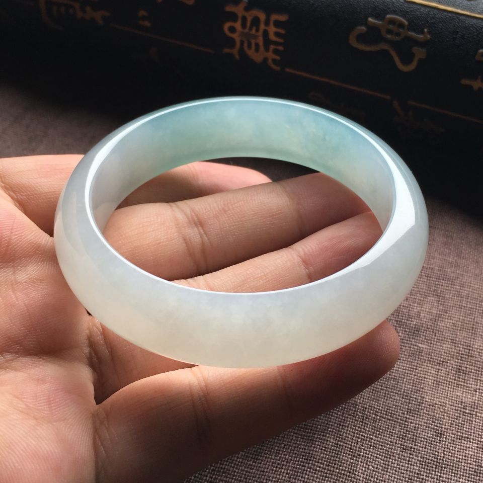 （超值推荐）糯冰种晴水手镯（57.2mm）