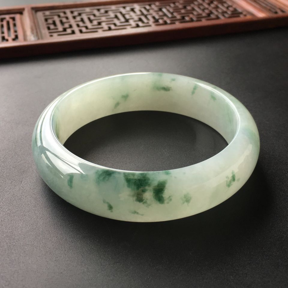 (超值推荐)糯冰种飘花手镯(56mm)