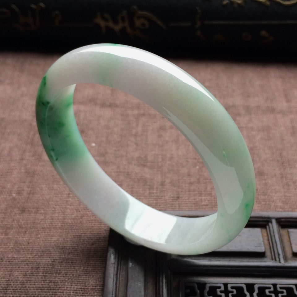 （超值推荐）糯冰种飘翠手镯（57mm）