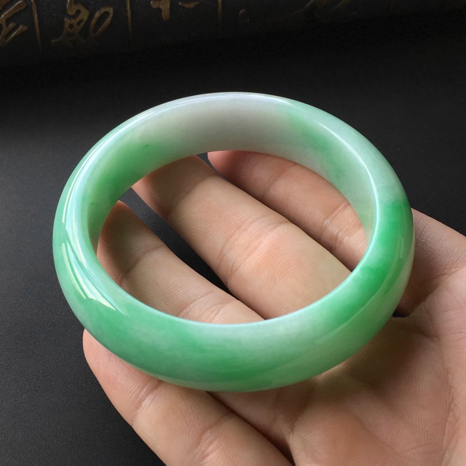 (超值推荐)糯冰种飘翠手镯(59mm)