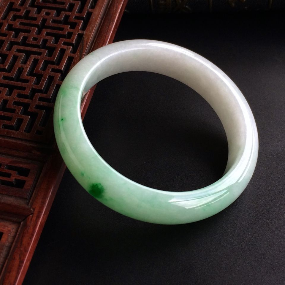(超值推荐)糯冰种飘翠手镯(57.5mm)