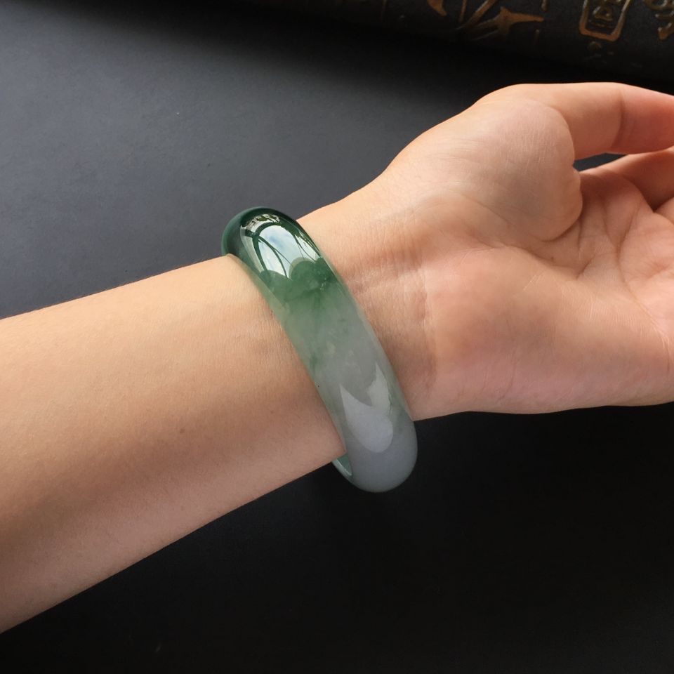 (超值推荐)糯冰种飘花手镯(57.4mm)