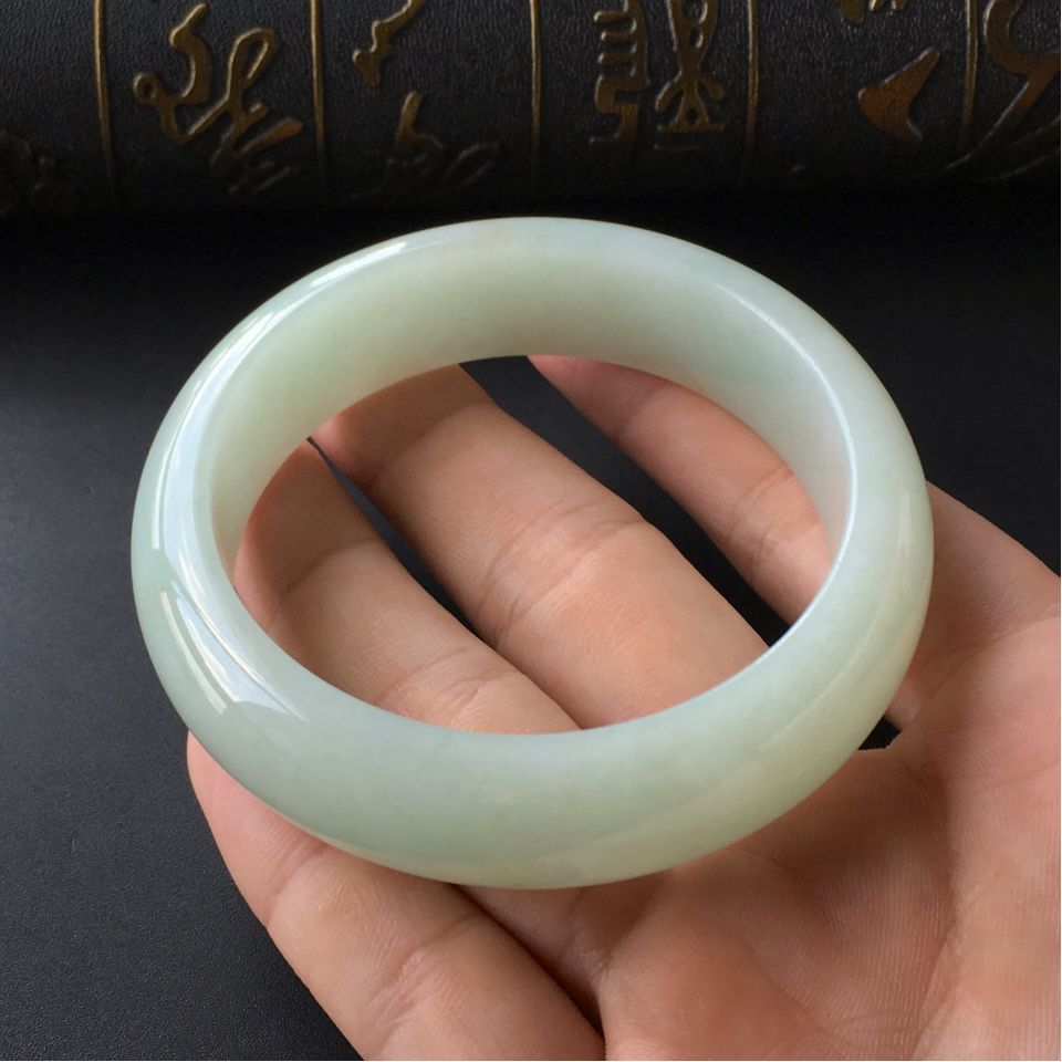 (超值推荐)糯冰种晴水手镯(57.8mm)