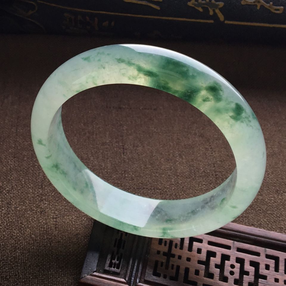 (超值推荐)冰种飘花手镯(58.8mm)