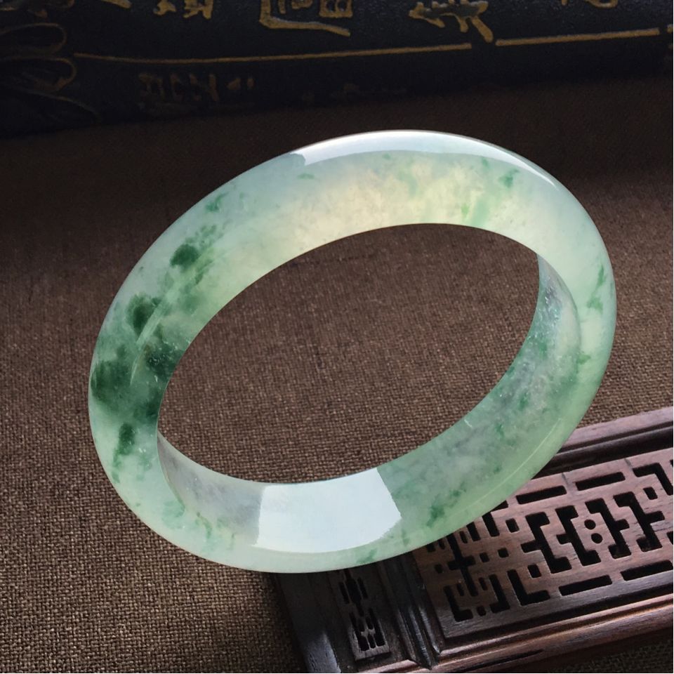 (超值推荐)冰种飘花手镯(58.8mm)