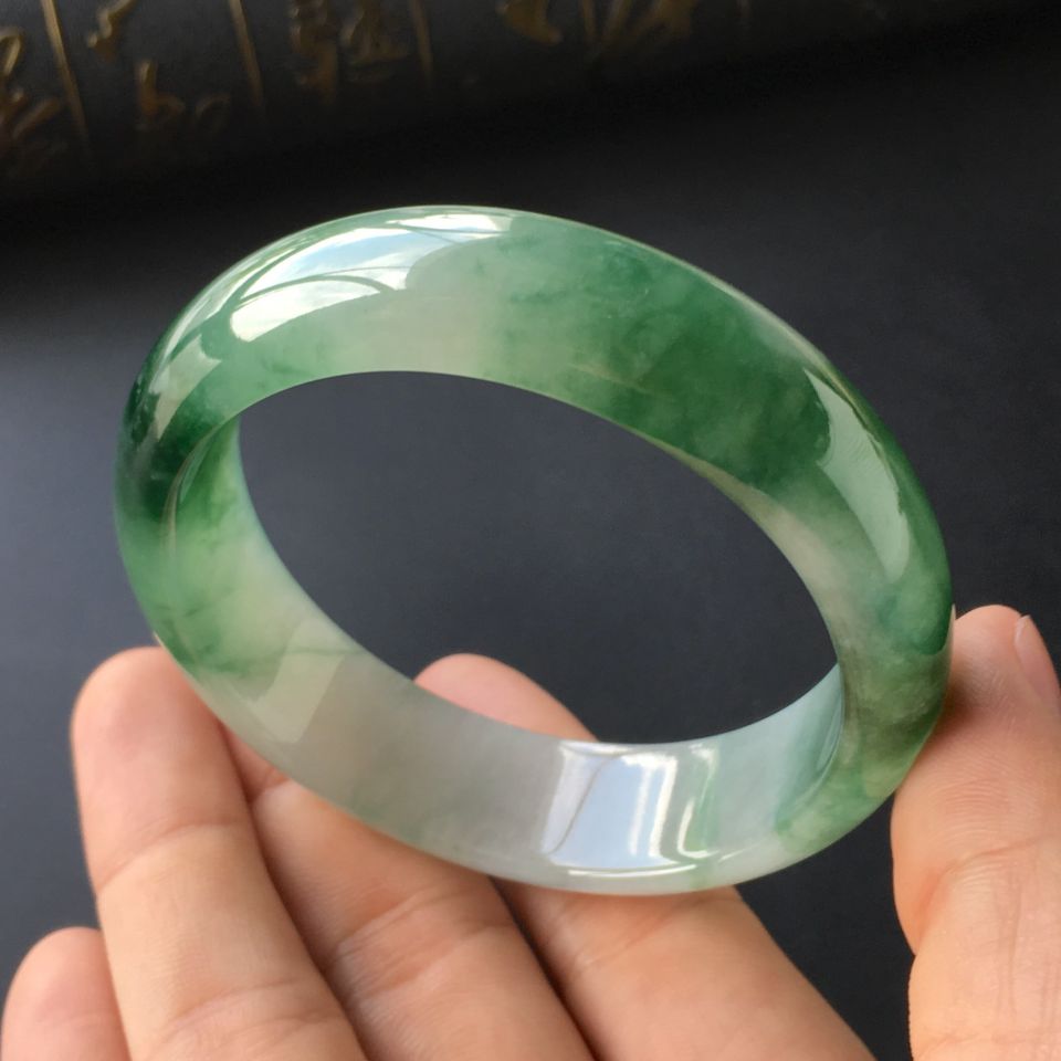 (超值推荐)糯冰种飘花手镯(57.4mm)