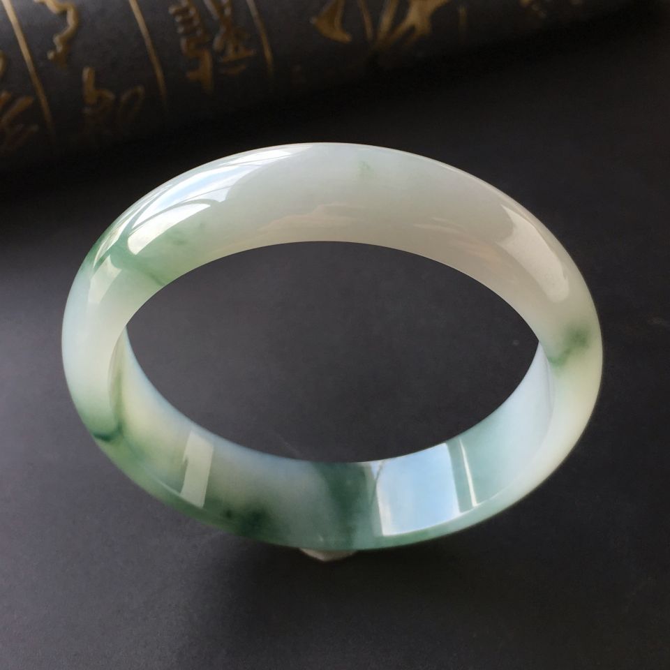 (超值推荐)糯冰种飘花手镯(60.8mm)
