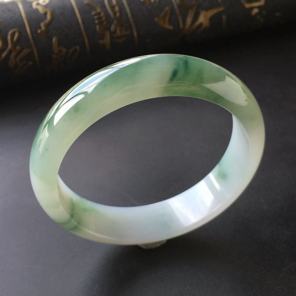 (超值推荐)糯冰种飘花手镯(60.8mm)