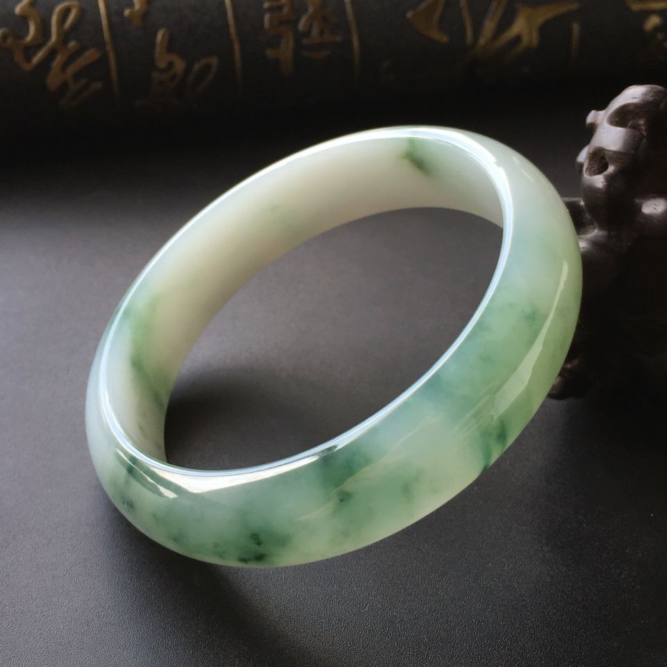 (超值推荐)糯冰种飘花手镯(60.8mm)