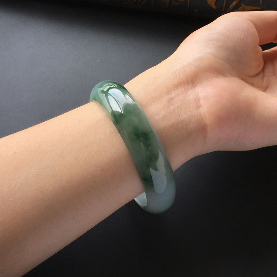 (超值推荐)糯冰种飘花手镯(60.8mm)