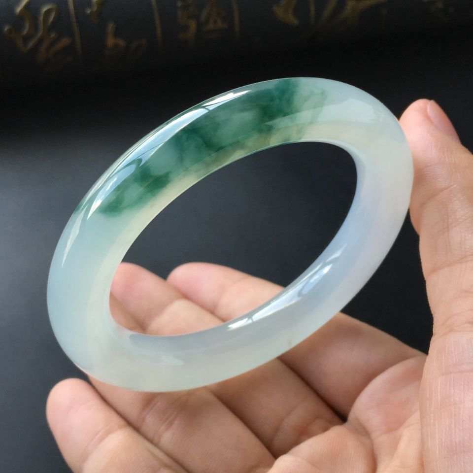 (超值推荐)糯冰种飘花圆条手镯(56mm)