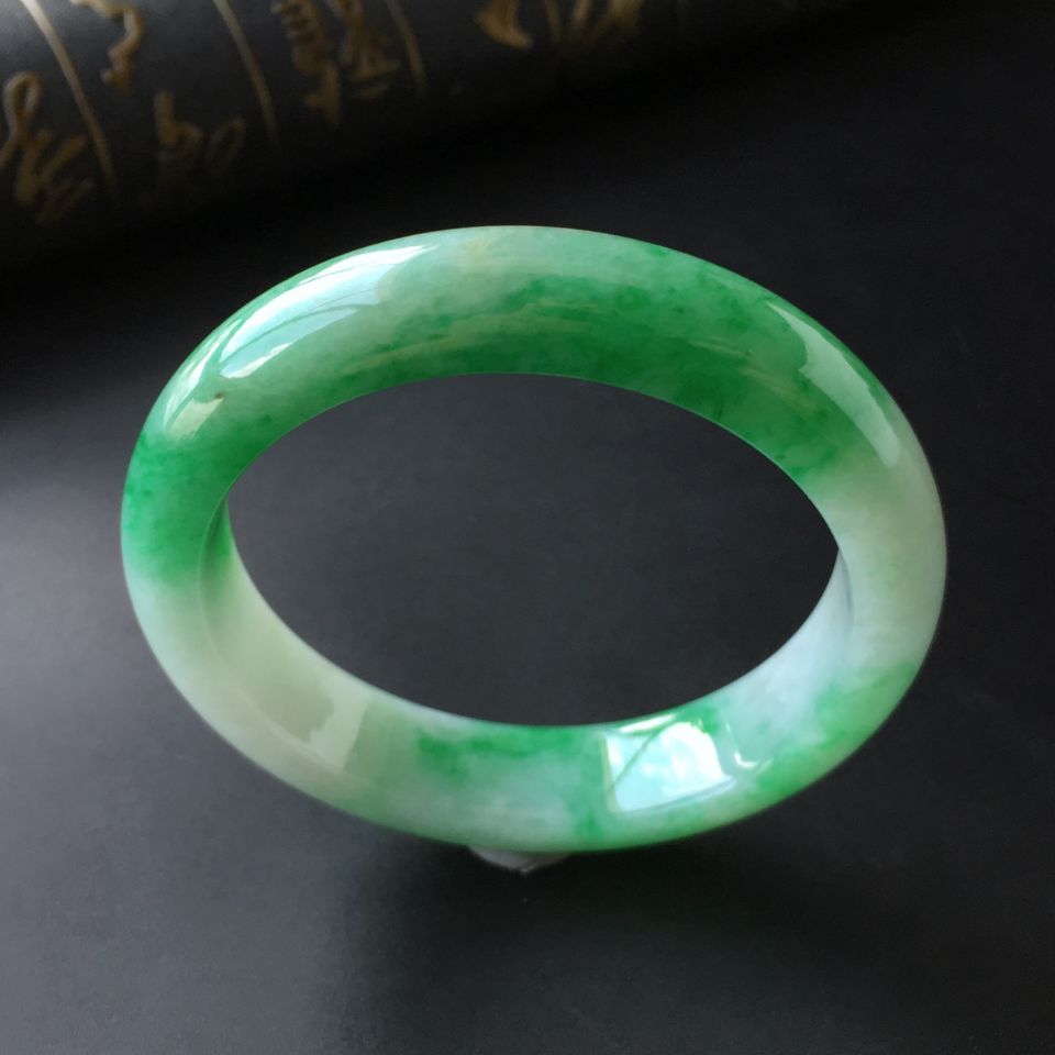 (超值推荐)糯冰种飘翠手镯(57mm)