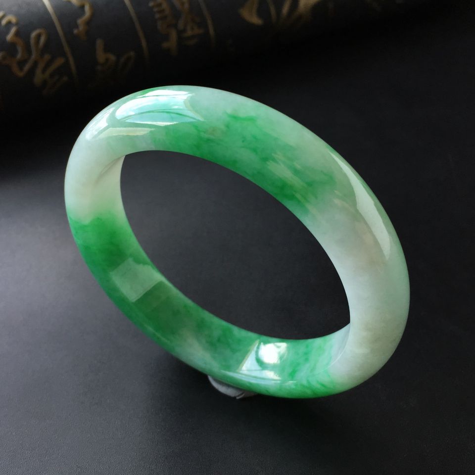 (超值推荐)糯冰种飘翠手镯(57mm)