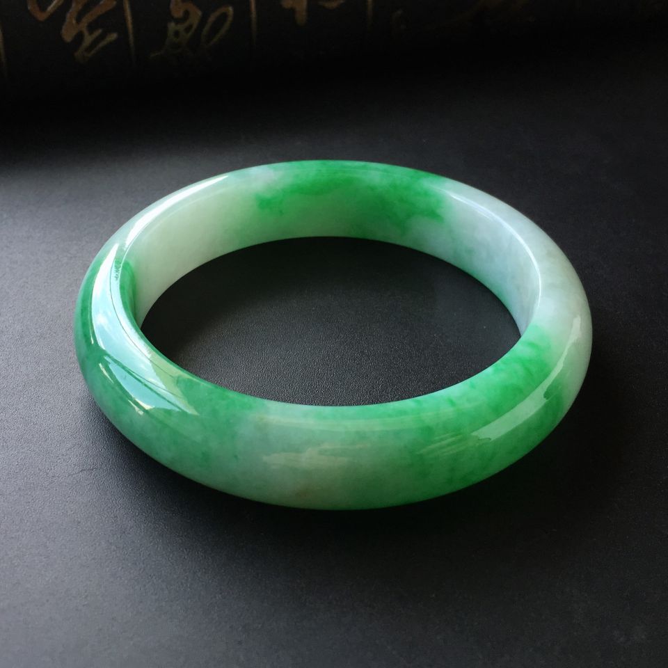 (超值推荐)糯冰种飘翠手镯(57mm)