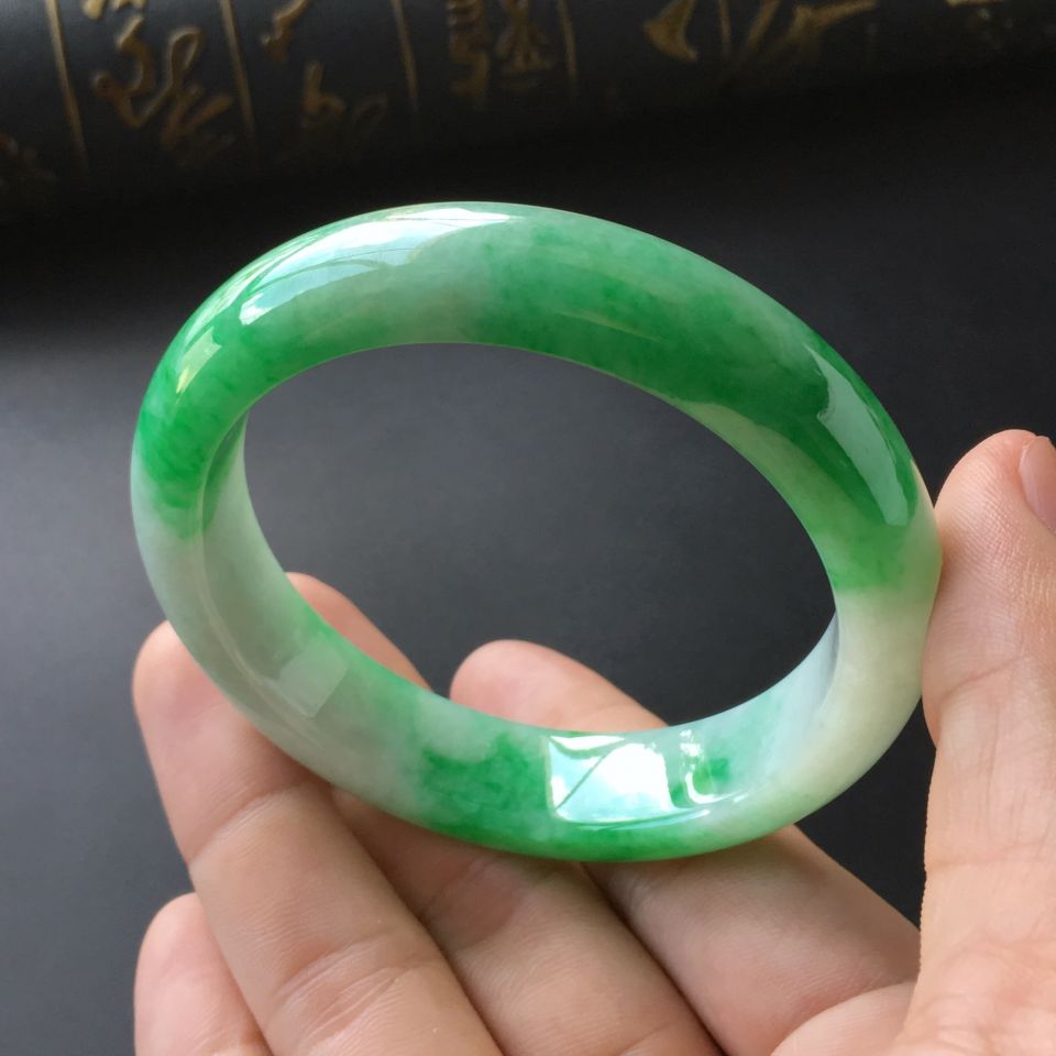 (超值推荐)糯冰种飘翠手镯(57mm)