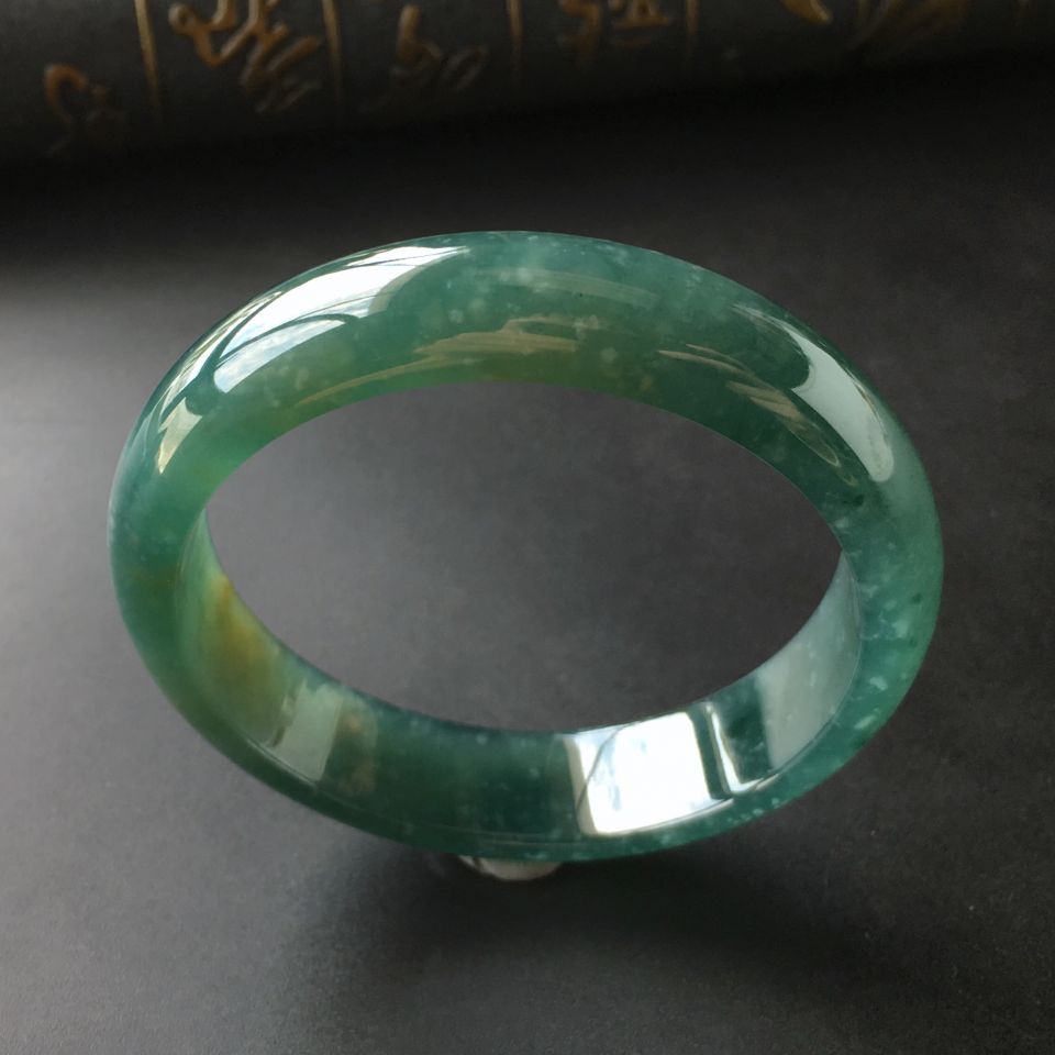 (超值推荐)冰种蓝晴水略带黄花手镯(56.7mm)