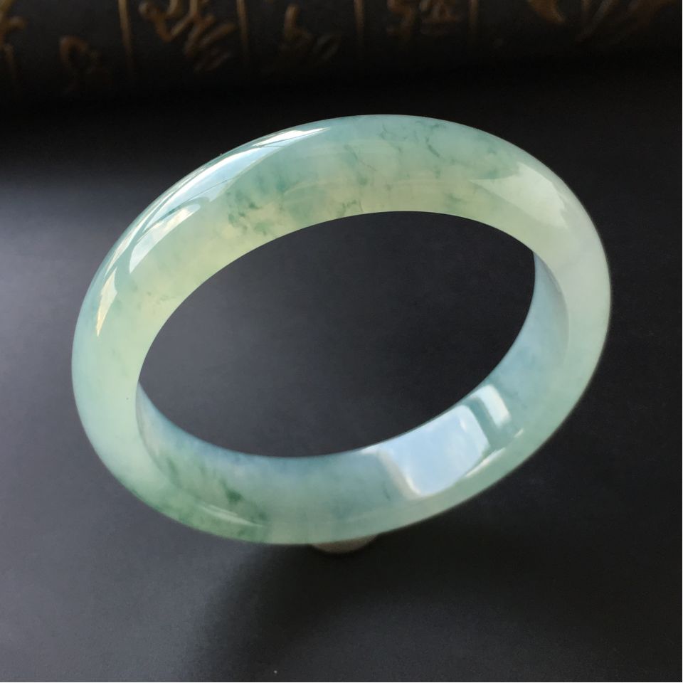 (超值推荐)冰种飘花手镯(56.2mm)